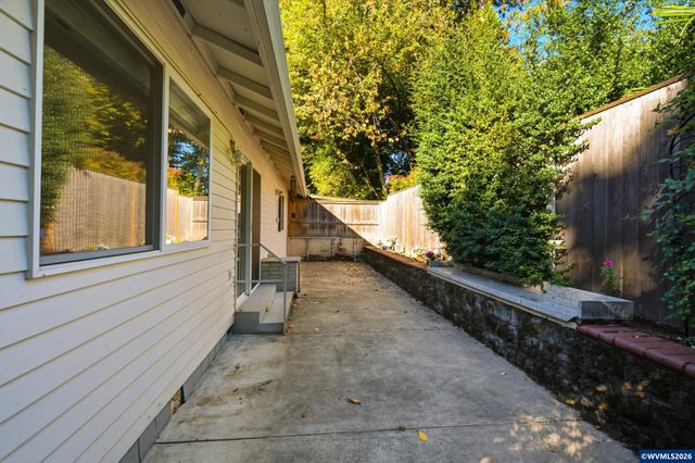 9721 SW Tualatin Rd, Tualatin, OR 97062