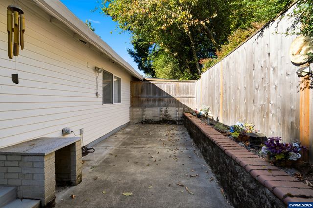 9721 SW Tualatin Rd, Tualatin, OR 97062