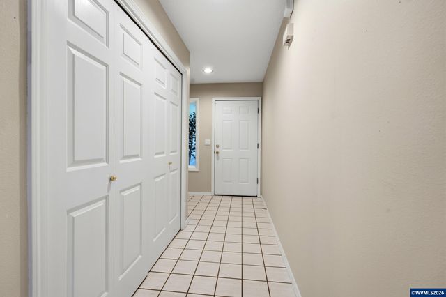 9721 SW Tualatin Rd, Tualatin, OR 97062