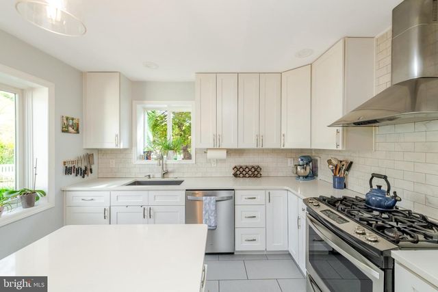 239 HOPKINS RD, Haddonfield, NJ 08033