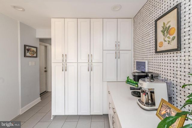 239 HOPKINS RD, Haddonfield, NJ 08033