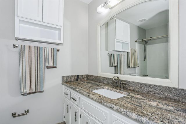 4975 Jack Cobb Ln, Pace, FL 32571