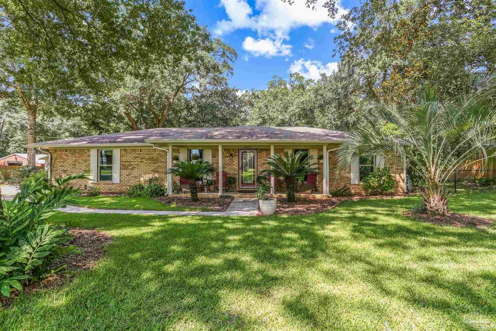 4975 Jack Cobb Ln, Pace, FL 32571