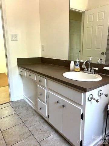 305 Forest Hill Street, Morganton, NC 28655