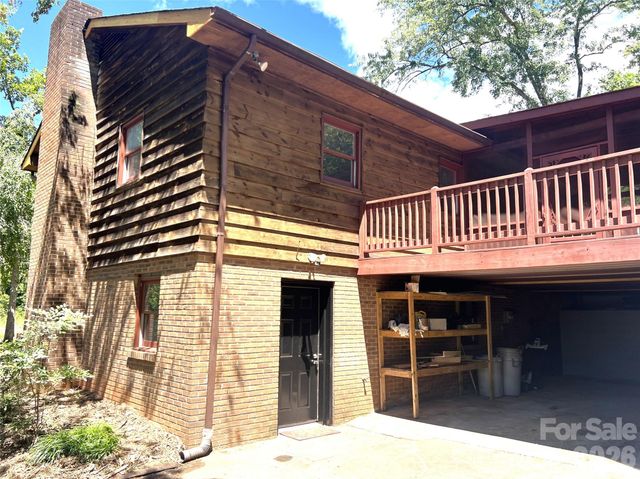 305 Forest Hill Street, Morganton, NC 28655