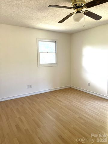 305 Forest Hill Street, Morganton, NC 28655