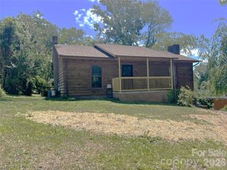 305 Forest Hill Street, Morganton, NC 28655