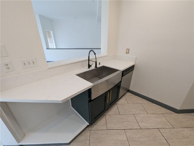 14078 Lemoli Way, Hawthorne, CA 90250