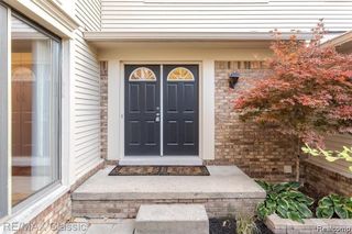 6912 Pebblecreek Woods Drive, West Bloomfield, MI 48322