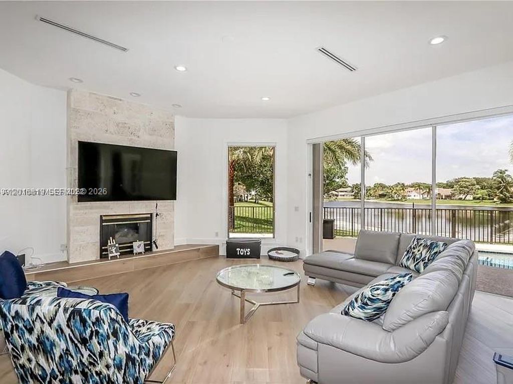 14332 Ardoch Place, Miami Lakes, FL 33016