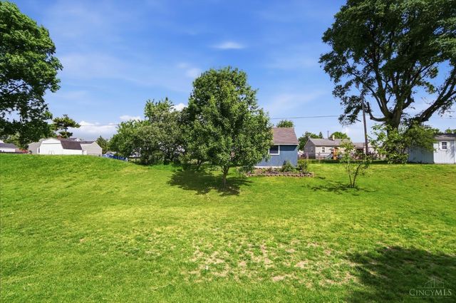 605 Quail Hollow Drive, Trenton, OH 45067
