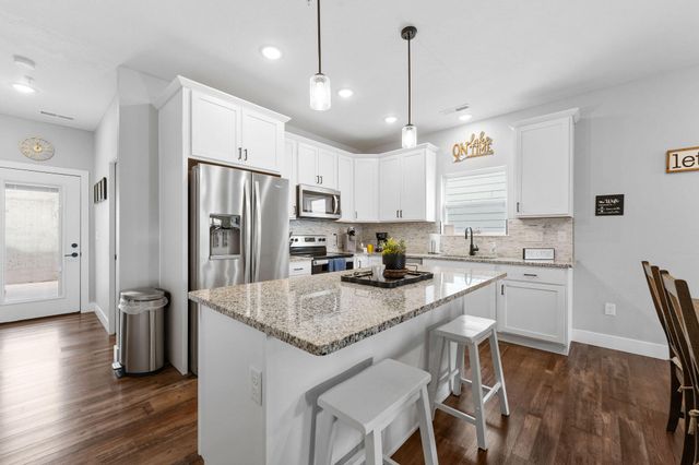 155 Watersound Way, Hollister, MO 65672