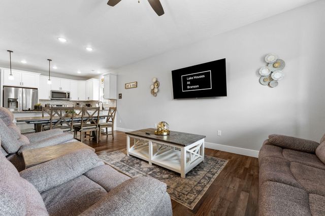 155 Watersound Way, Hollister, MO 65672