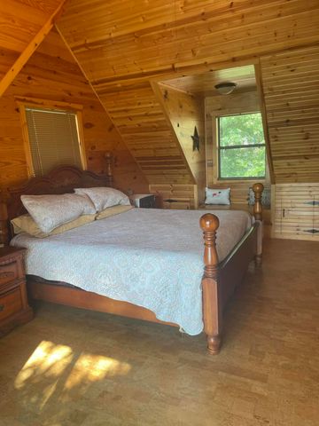 28069 Farm Rd 1198, Eagle Rock, MO 65641