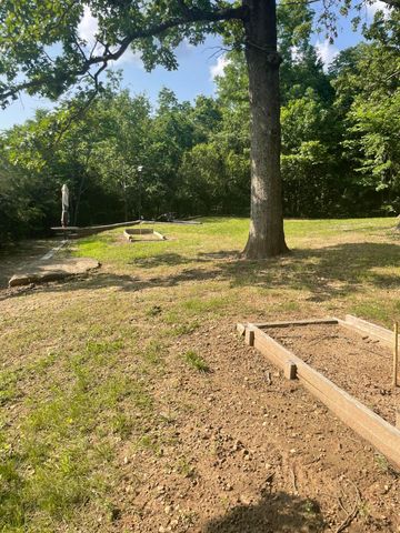 28069 Farm Rd 1198, Eagle Rock, MO 65641