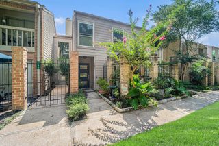 800 Country Place Drive 1305, Houston, TX 77079