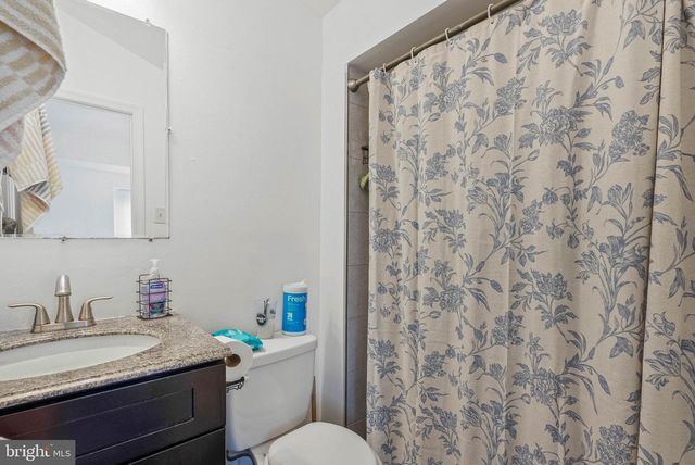 1037 CREASE ST, Philadelphia, PA 19125