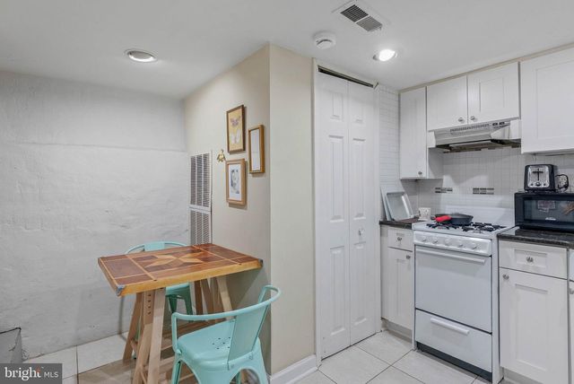 1037 CREASE ST, Philadelphia, PA 19125