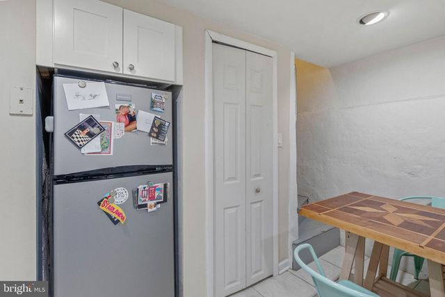 1037 CREASE ST, Philadelphia, PA 19125