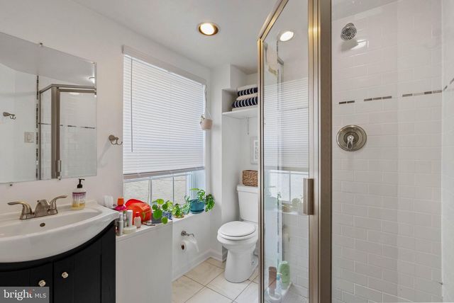 1037 CREASE ST, Philadelphia, PA 19125