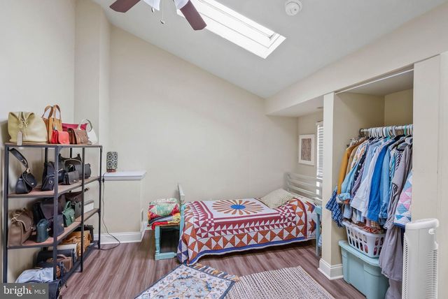 1037 CREASE ST, Philadelphia, PA 19125