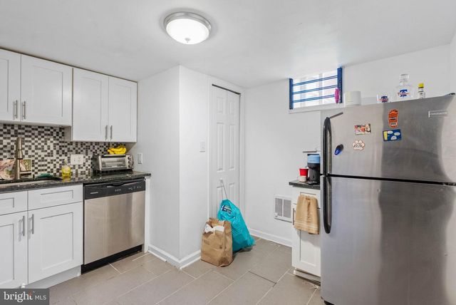1037 CREASE ST, Philadelphia, PA 19125