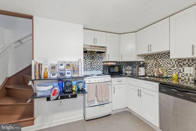 1037 CREASE ST, Philadelphia, PA 19125