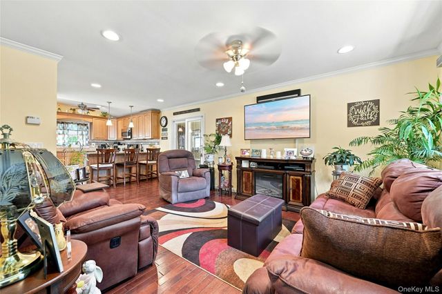 29 Sherwood Drive, Mastic Beach, NY 11951