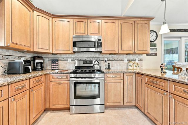 29 Sherwood Drive, Mastic Beach, NY 11951