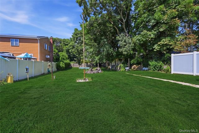 29 Sherwood Drive, Mastic Beach, NY 11951