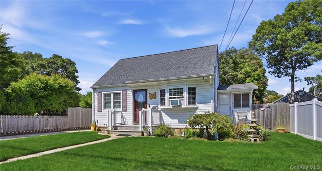29 Sherwood Drive, Mastic Beach, NY 11951