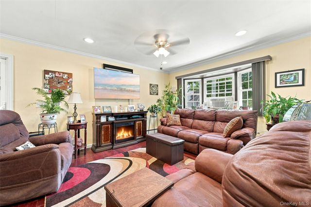 29 Sherwood Drive, Mastic Beach, NY 11951