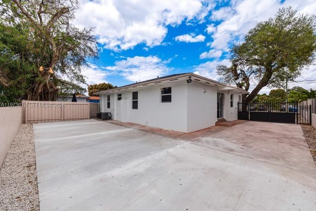 3072 NW 14th St 1, Miami, FL 33125