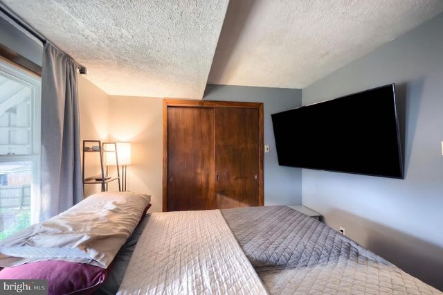 229 W HIGH ST, Red Lion, PA 17356