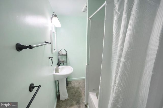 229 W HIGH ST, Red Lion, PA 17356