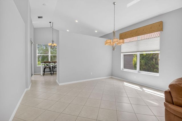7385 W Mercada Way, Delray Beach, FL 33446