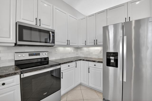 7385 W Mercada Way, Delray Beach, FL 33446