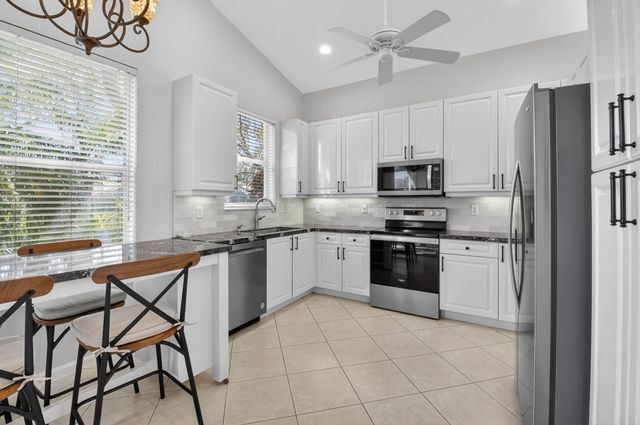 7385 W Mercada Way, Delray Beach, FL 33446