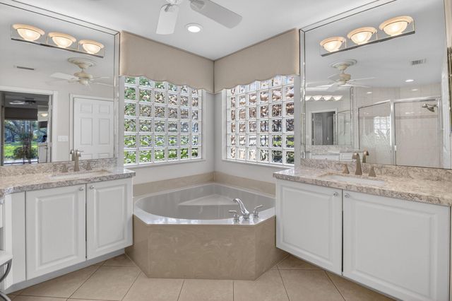 7385 W Mercada Way, Delray Beach, FL 33446