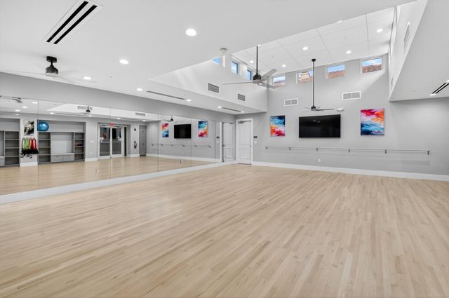 7385 W Mercada Way, Delray Beach, FL 33446