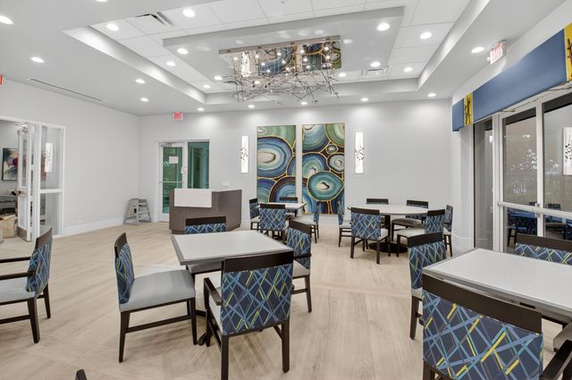 7385 W Mercada Way, Delray Beach, FL 33446