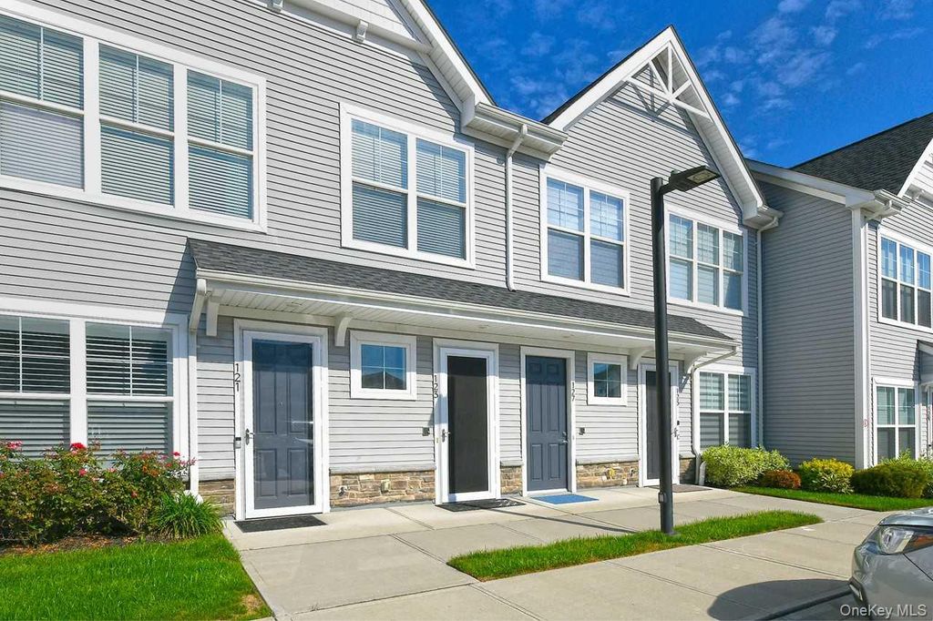 123 Emanuel Way, East Meadow, NY 11554