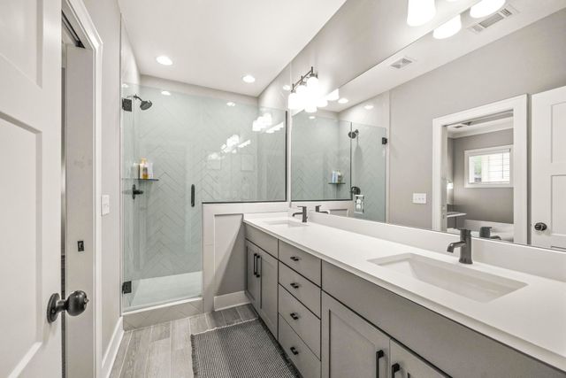 1319B Meridian St, Nashville, TN 37207