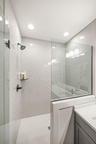 1319B Meridian St, Nashville, TN 37207