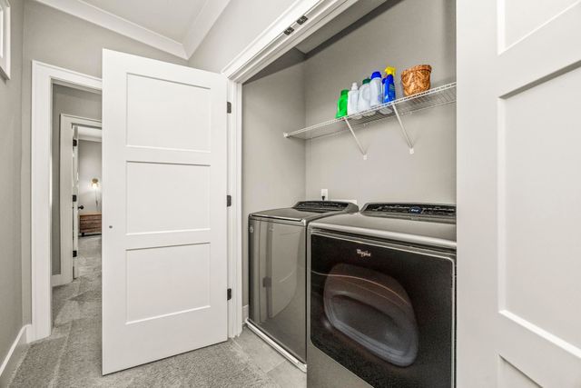 1319B Meridian St, Nashville, TN 37207