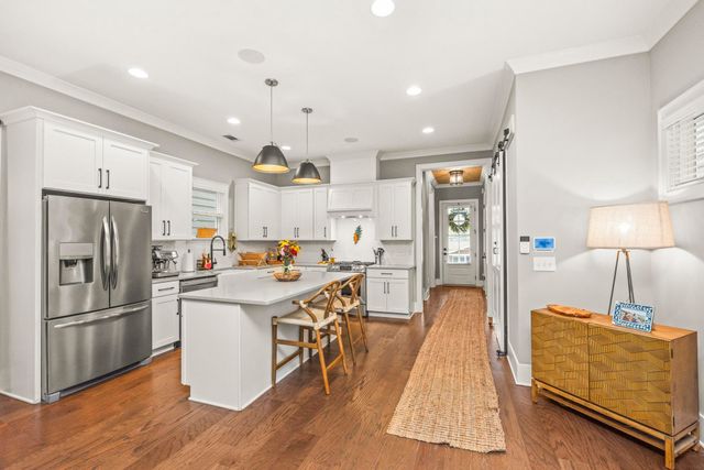 1319B Meridian St, Nashville, TN 37207