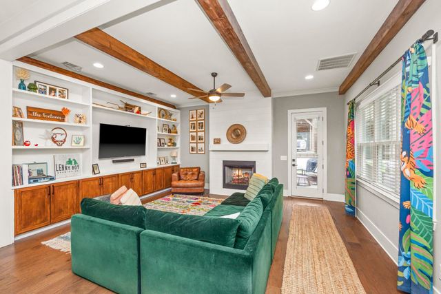 1319B Meridian St, Nashville, TN 37207