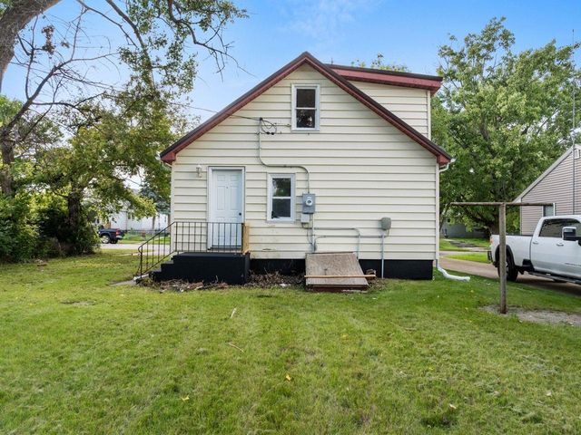 1537 6th Street SW, Minot, ND 58701
