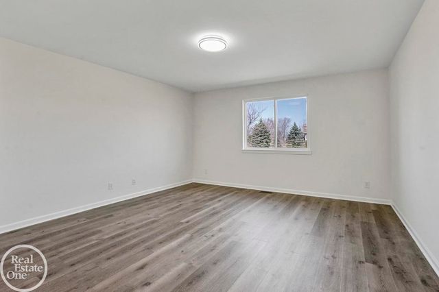 30601 Victoria Court, Chesterfield Twp, MI 48051