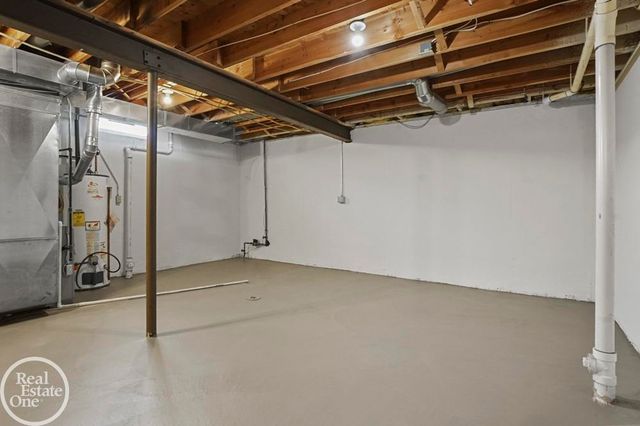 30601 Victoria Court, Chesterfield Twp, MI 48051